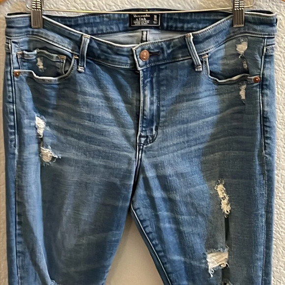 Abercrombie & Fitch Harper Super Skinny Jeans Mid-rise Distressed Size 32/14R - Picture 3 of 7